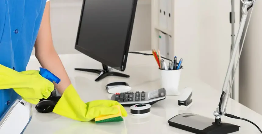 Disinfecting-the-workplace.-Why-is-this-so-important copia
